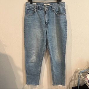 Levi’s Premium size 31 light wash mom jeans zipper fly raw hem